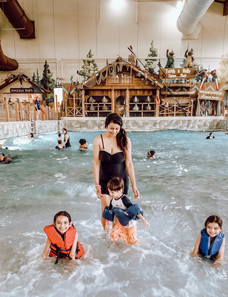 great wolf lodge latina travel blogger traveling family travel vlog summer camp in indoor heater waterpark grapevine dallas texas